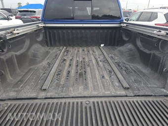 2021 Nissan TITAN SV Crew Cab Short Bed – miniatura 16