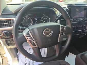 2021 Nissan TITAN SV Crew Cab Short Bed - miniatura 10