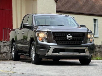 2021 Nissan TITAN SV Crew Cab Short Bed - miniatura 3