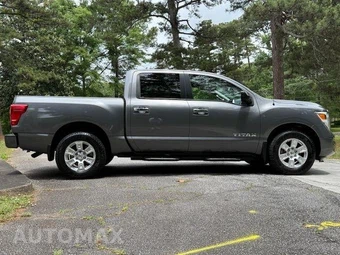 2021 Nissan TITAN SV Crew Cab Short Bed - miniatura 30