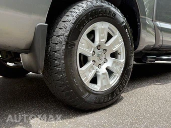 2021 Nissan TITAN SV Crew Cab Short Bed - miniatura 39