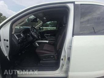 2021 Nissan TITAN SV Crew Cab Short Bed - miniatura 3