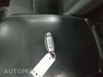 2021 Nissan TITAN SV Crew Cab Short Bed - miniatura 8