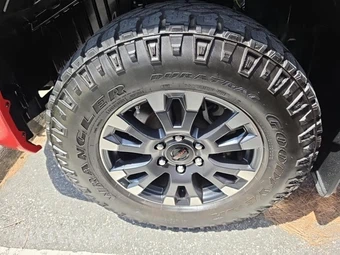 2021 Nissan TITAN XD PRO-4X Crew Cab Medium Bed – miniatura 8