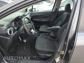 2021 Nissan Versa S – miniatura 13