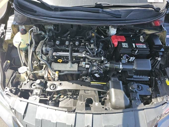 2021 Nissan Versa S – miniatura 15