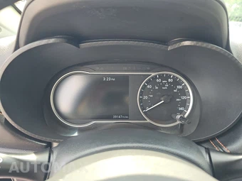 2021 Nissan Versa SR – miniatura 12