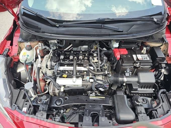 2021 Nissan Versa SR – miniatura 16
