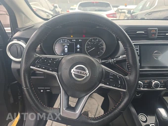 2021 Nissan Versa SR - miniatura 10
