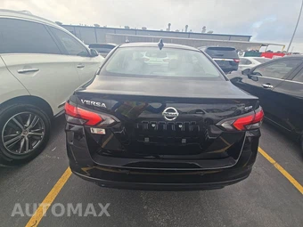 2021 Nissan Versa SR - miniatura 5