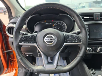 2021 Nissan Versa SR – miniatura 10