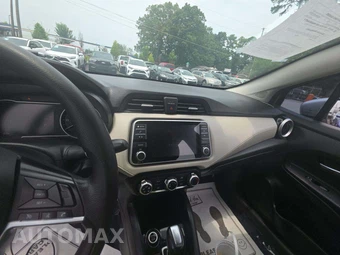 2021 Nissan Versa SV - miniatura 10