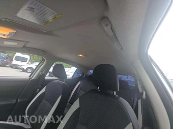 2021 Nissan Versa SV - miniatura 11