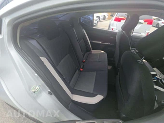2021 Nissan Versa SV - miniatura 16