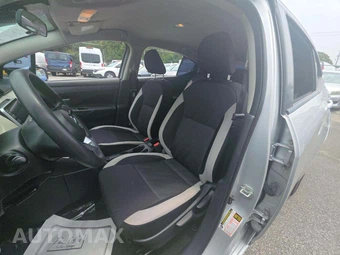 2021 Nissan Versa SV - miniatura 6