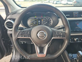2021 Nissan Versa SV - miniatura 10
