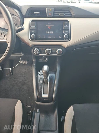 2021 Nissan Versa SV - miniatura 11