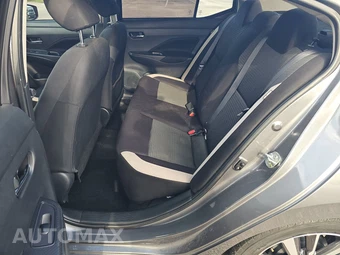 2021 Nissan Versa SV - miniatura 13