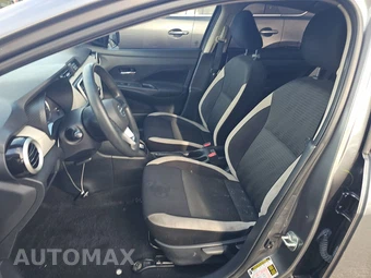 2021 Nissan Versa SV - miniatura 7