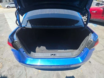 2021 Nissan Versa SV – miniatura 11