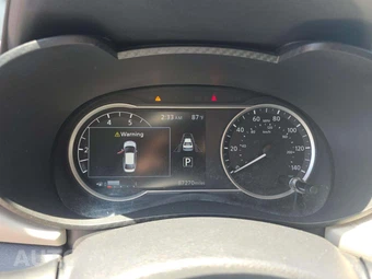 2021 Nissan Versa SV – miniatura 6