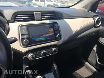 2021 Nissan Versa SV – miniatura 7