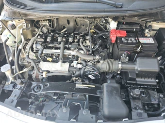 2021 Nissan Versa SV – miniatura 15