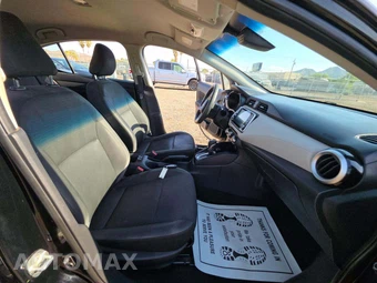2021 Nissan Versa SV - miniatura 18