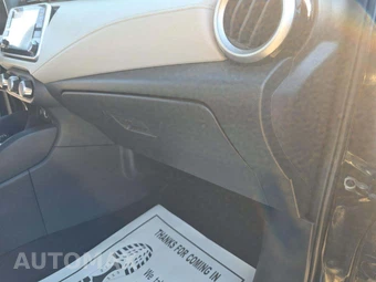 2021 Nissan Versa SV - miniatura 19