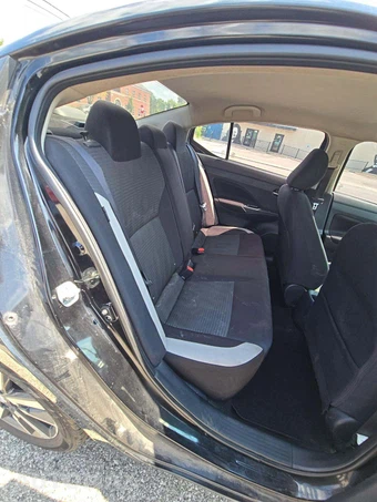 2021 Nissan Versa SV – miniatura 13