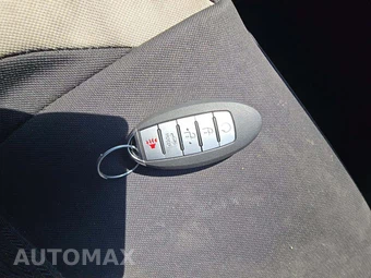 2021 Nissan Versa SV – miniatura 5