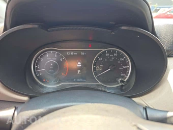 2021 Nissan Versa SV – miniatura 6