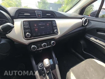 2021 Nissan Versa SV – miniatura 7