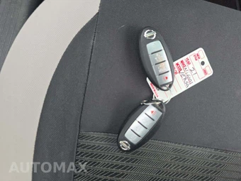 2021 Nissan Versa SV – miniatura 8
