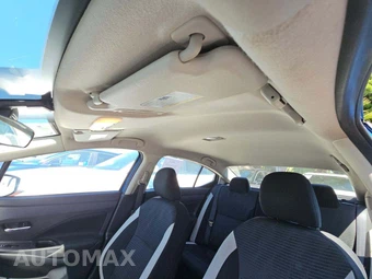 2021 Nissan Versa SV - miniatura 11