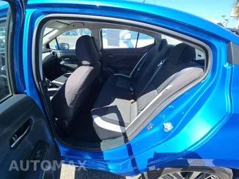 2021 Nissan Versa SV - miniatura 13