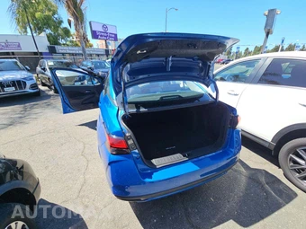 2021 Nissan Versa SV - miniatura 14