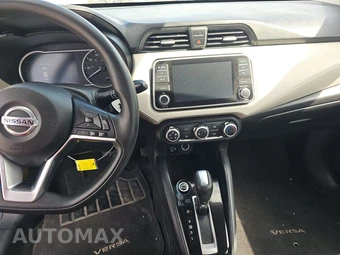 2021 Nissan Versa SV - miniatura 11