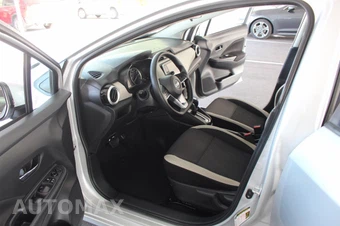 2021 Nissan Versa SV - miniatura 23