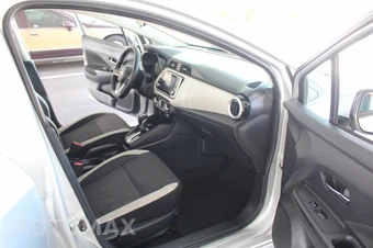2021 Nissan Versa SV - miniatura 24