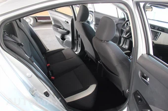 2021 Nissan Versa SV - miniatura 26