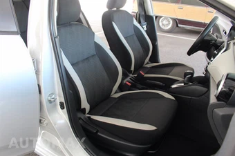 2021 Nissan Versa SV - miniatura 28