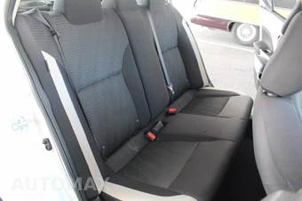 2021 Nissan Versa SV - miniatura 30