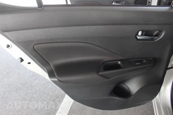 2021 Nissan Versa SV - miniatura 33