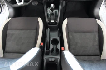 2021 Nissan Versa SV - miniatura 39