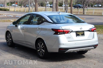 2021 Nissan Versa SV - miniatura 4