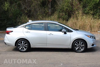 2021 Nissan Versa SV - miniatura 7