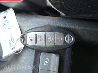 2021 Nissan Versa SV – miniatura 8