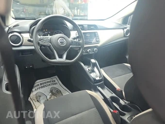 2021 Nissan Versa SV - miniatura 14