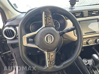 2021 Nissan Versa SV - miniatura 10